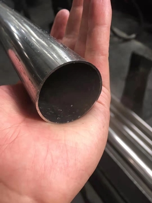 304 Stainless Steel Pipe Welded Untuk Tahan Panas Dan Kekuatan Suhu Rendah