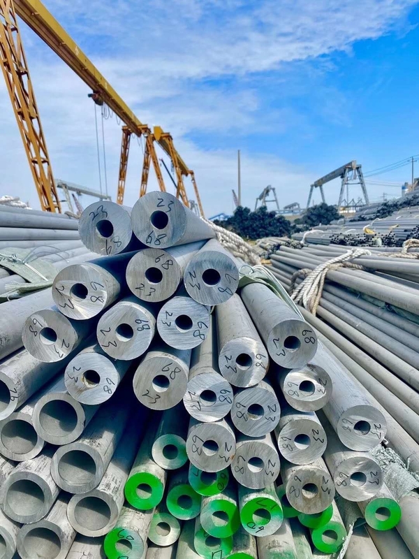 ASTM A554 201 Stainless Steel Welded Pipe With Matt Surface Untuk Dekorasi Dan Industri